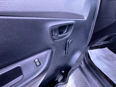 Used 2014 Toyota Yaris L FWD image 12