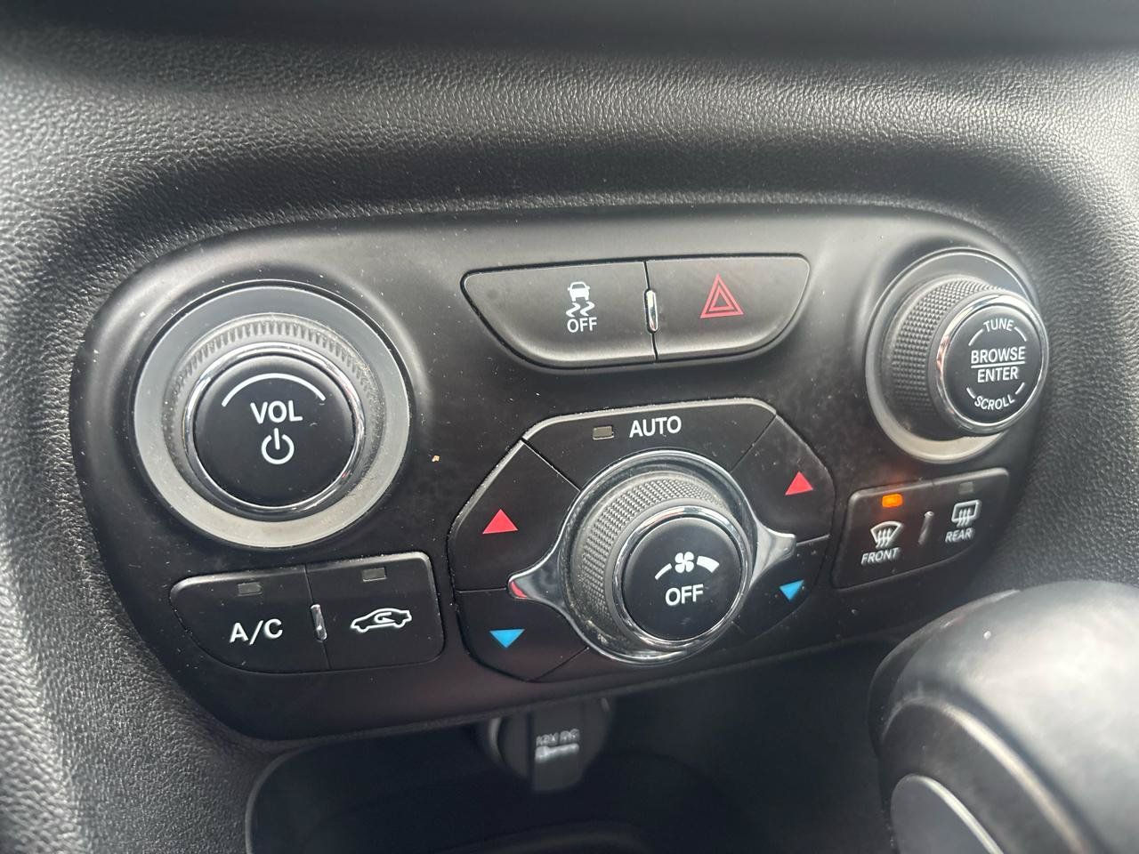 Used 2013 Dodge Dart Limited w/ Limited Special Edition Group FWD image 21
