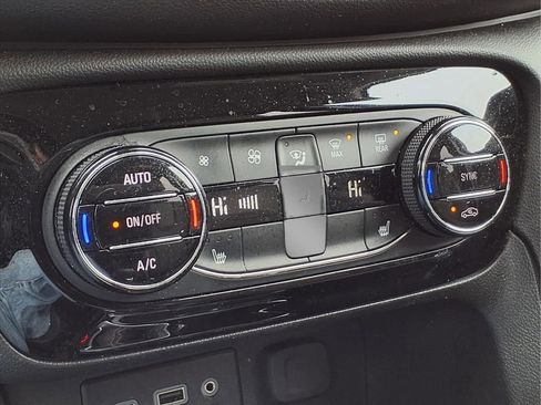 Used 2020 Buick Encore GX Select w/ Sport Touring Package image 11