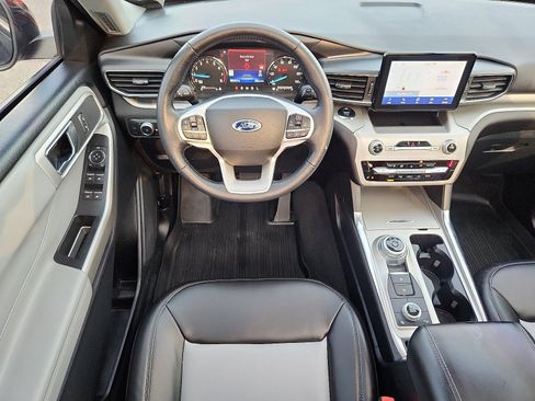 Certified 2022 Ford Explorer XLT w/ Equipment Group 202A image 13