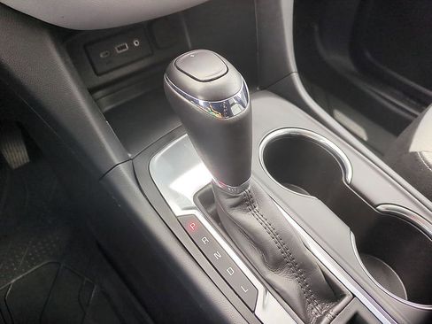 Used 2019 Chevrolet Equinox LT FWD image 23