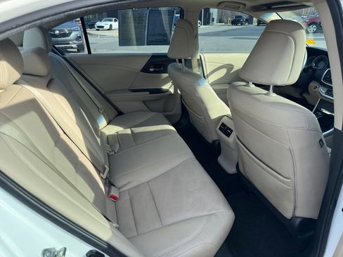 Used 2015 Honda Accord EX-L image 31