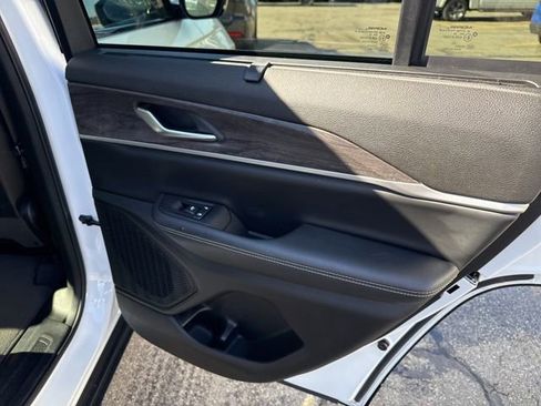 Certified 2023 Jeep Grand Cherokee Limited w/ Luxury Tech Group II image 15