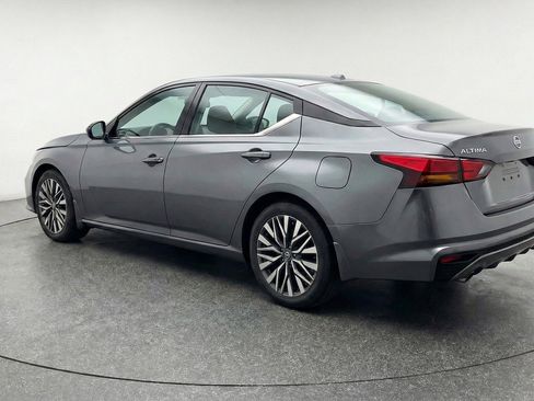 Used 2025 Nissan Altima 2.5 SV FWD image 6
