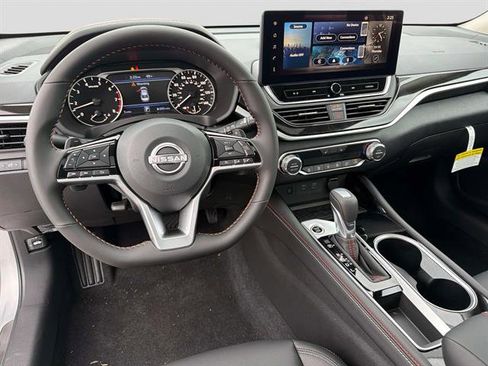New 2025 Nissan Altima 2.5 SR image 8