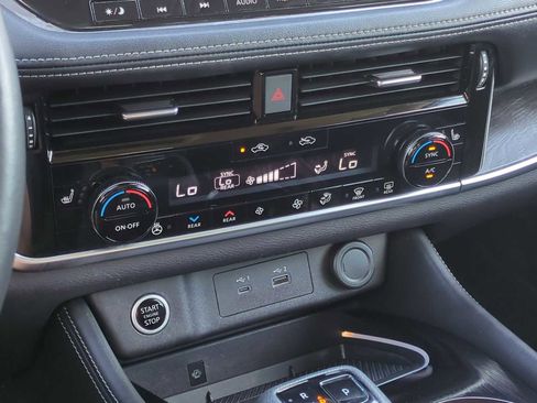 Used 2021 Nissan Rogue Platinum image 18