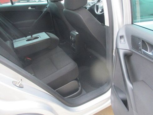 Used 2013 Volkswagen Tiguan S image 21