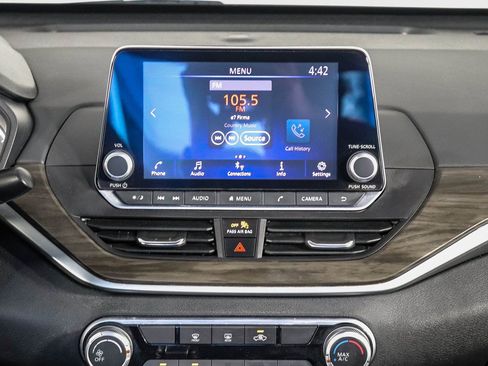 Used 2023 Nissan Altima 2.5 SV image 12