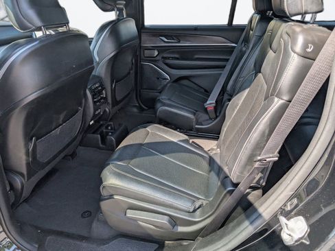 Used 2022 Jeep Grand Cherokee L Overland w/ Luxury Tech Group IV image 15