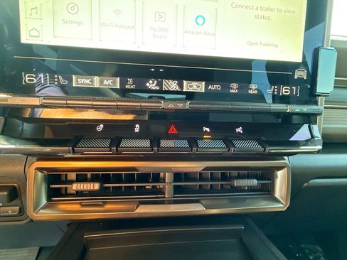Used 2025 GMC Hummer EV 2X AWD/4WD image 16