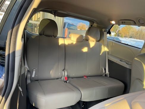 Used 2020 Toyota Sienna XLE Premium image 12