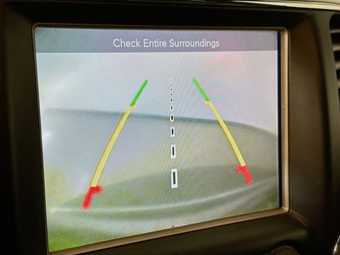 Used 2015 Jeep Grand Cherokee Limited w/ Luxury Group II image 23