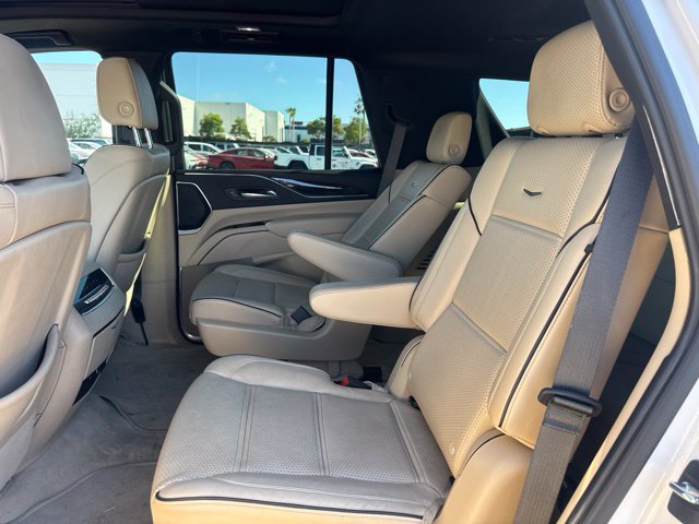 Used 2023 Cadillac Escalade Premium Luxury AWD/4WD image 50