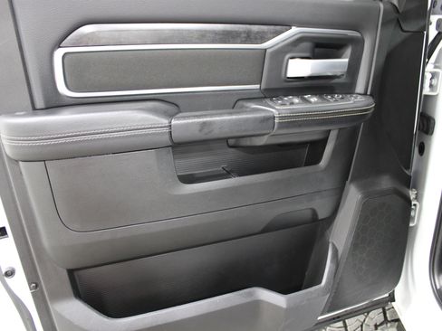 Used 2024 RAM 2500 Lone Star w/ Sport Appearance Package AWD/4WD image 5