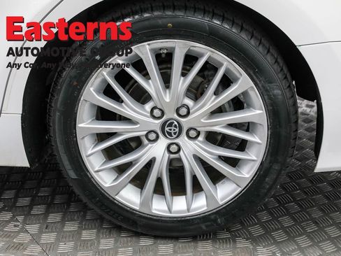 Used 2019 Toyota Camry XLE image 35