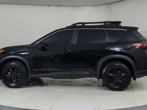 Certified 2025 Nissan Rogue SV image 4