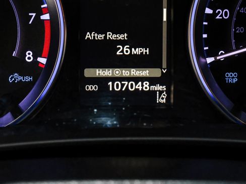 Used 2019 Toyota Highlander XLE image 27