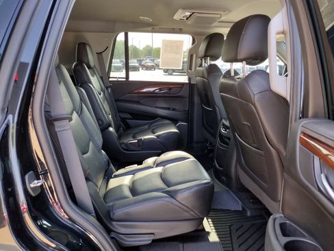 Used 2019 Cadillac Escalade Premium Luxury w/ Escalade Sport Edition AWD/4WD image 27