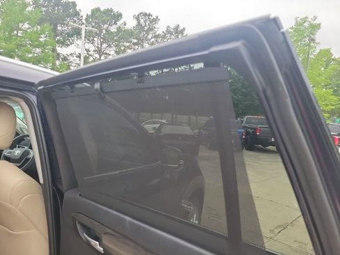 Used 2023 Toyota Highlander Limited FWD image 31