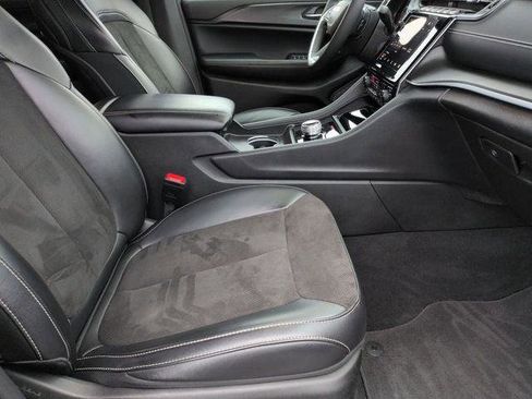 Certified 2024 Jeep Grand Cherokee L Altitude image 29