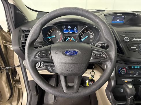 Used 2017 Ford Escape SE FWD image 17