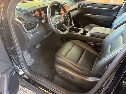 Used 2024 GMC Acadia Elevation w/ Luxury Package FWD image 2