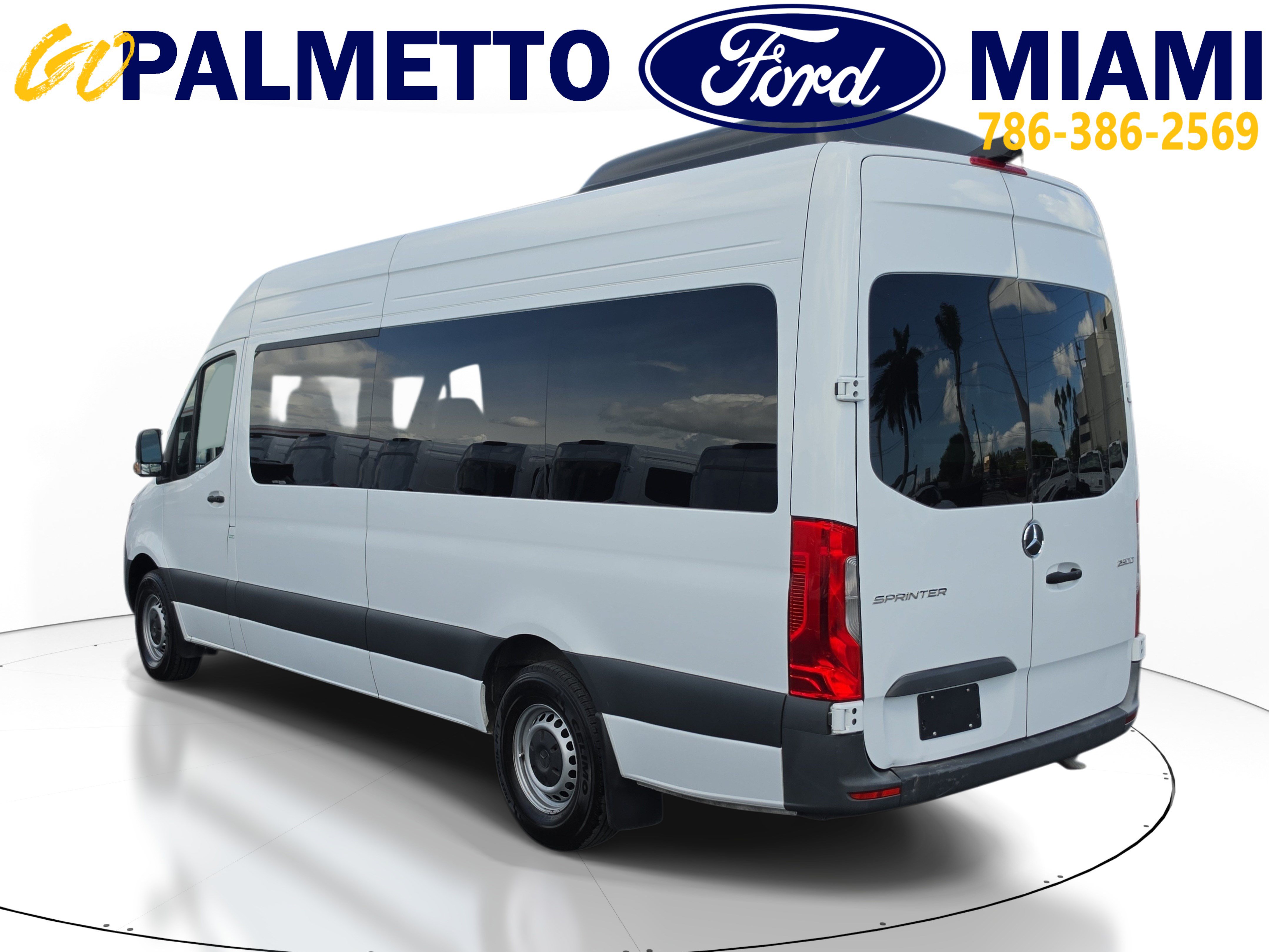 Used 2025 Mercedes-Benz Sprinter 2500 image 4