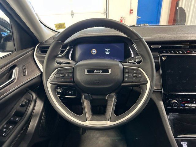 Used 2023 Jeep Grand Cherokee L Limited w/ Luxury Tech Group II AWD/4WD image 15