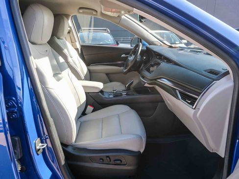 Used 2023 Cadillac XT4 Luxury w/ Driver Awareness Package FWD image 18