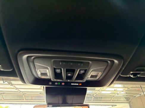 Used 2024 GMC Sierra 2500 AT4 w/ AT4 Premium Plus Package AWD/4WD image 38
