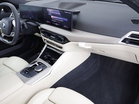 Certified 2025 BMW 330i xDrive Sedan w/ Convenience Package image 19