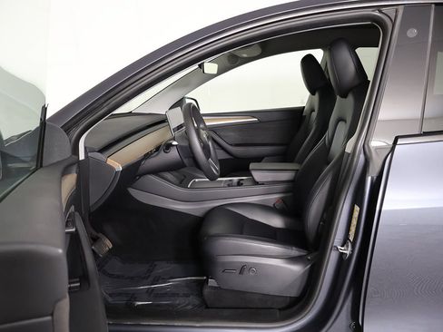 Used 2023 Tesla Model Y Long Range AWD/4WD image 29