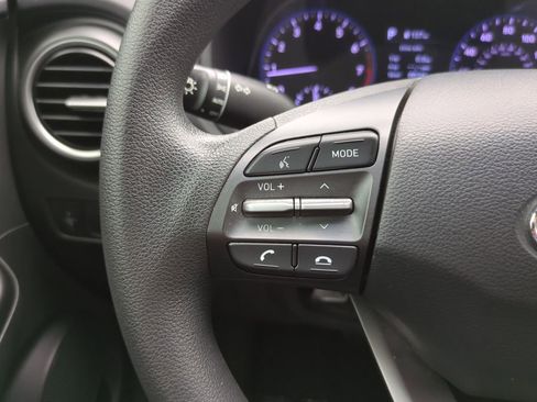 Certified 2021 Hyundai Kona SE FWD image 18