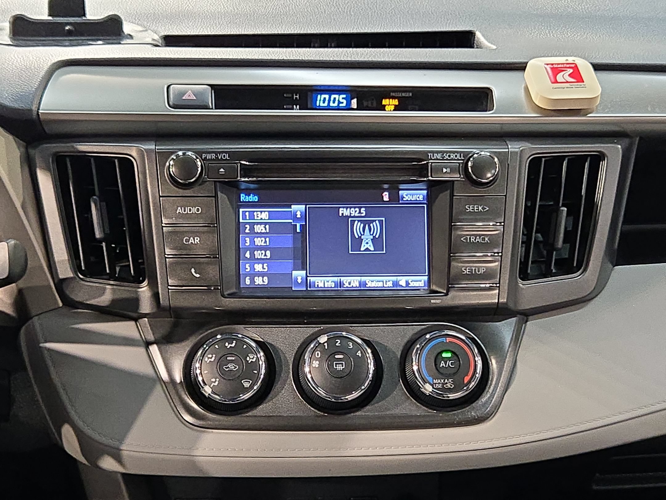 Used 2015 Toyota RAV4 LE FWD image 16