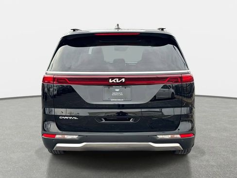 Used 2024 Kia Carnival SX Prestige image 4