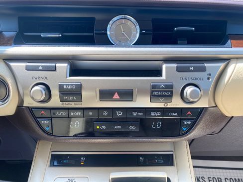 Used 2018 Lexus ES 350 w/ Premier Package FWD image 19