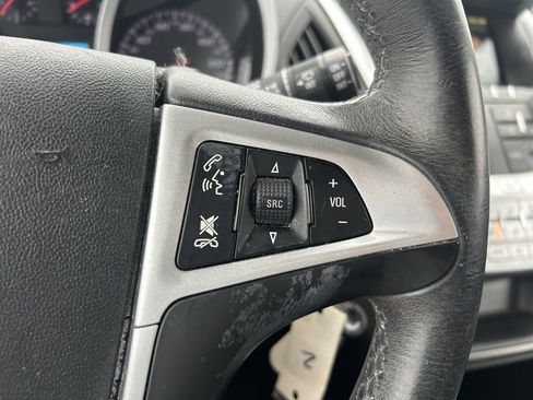 Used 2017 Chevrolet Equinox LT w/ Convenience Package image 18