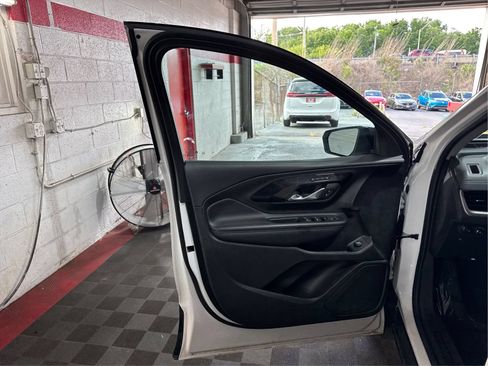 Used 2023 GMC Terrain AT4 AWD/4WD image 19