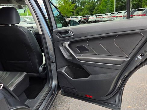 Certified 2023 Volkswagen Tiguan SE FWD image 52