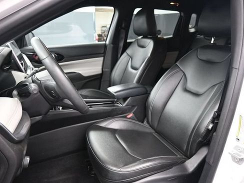 Used 2025 Jeep Compass Limited AWD/4WD image 17