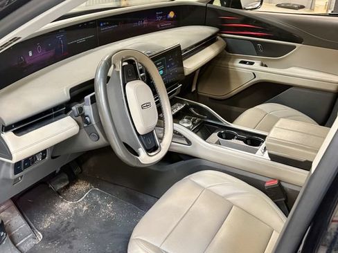 Used 2024 Lincoln Nautilus Premier AWD/4WD image 3