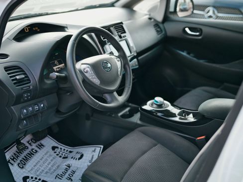 Used 2015 Nissan Leaf SV w/ LED & Quick Charge Package image 8