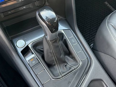 Certified 2023 Volkswagen Tiguan SE FWD image 21