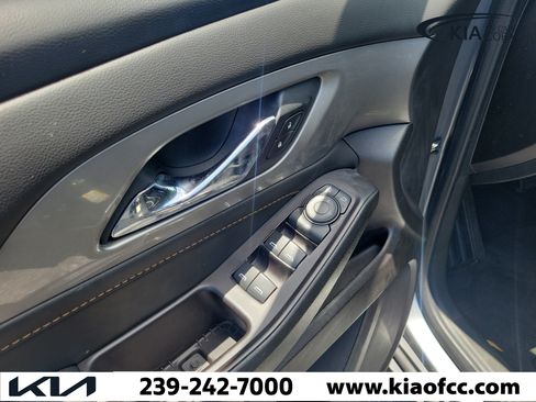 Used 2020 Chevrolet Traverse LS FWD image 23