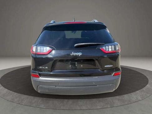 Used 2019 Jeep Cherokee Latitude Plus w/ Cold Weather Group AWD/4WD image 6