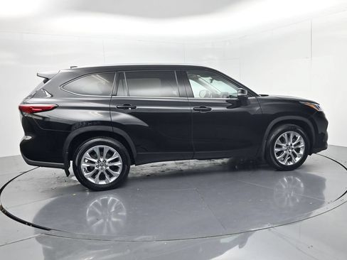 Used 2023 Toyota Highlander Limited AWD/4WD image 8