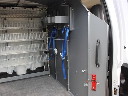 Used 2021 Chevrolet Express 2500 RWD image 16