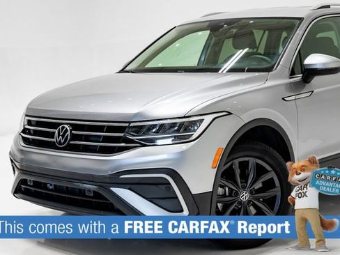 Used 2024 Volkswagen Tiguan SE FWD image 2