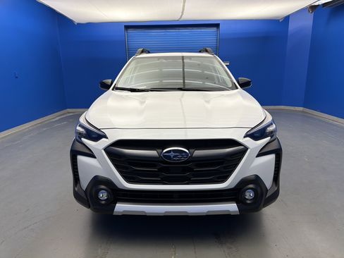 Certified 2025 Subaru Outback Limited image 3