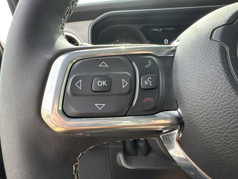 Used 2025 Jeep Wrangler Sahara w/ Safety Group image 29